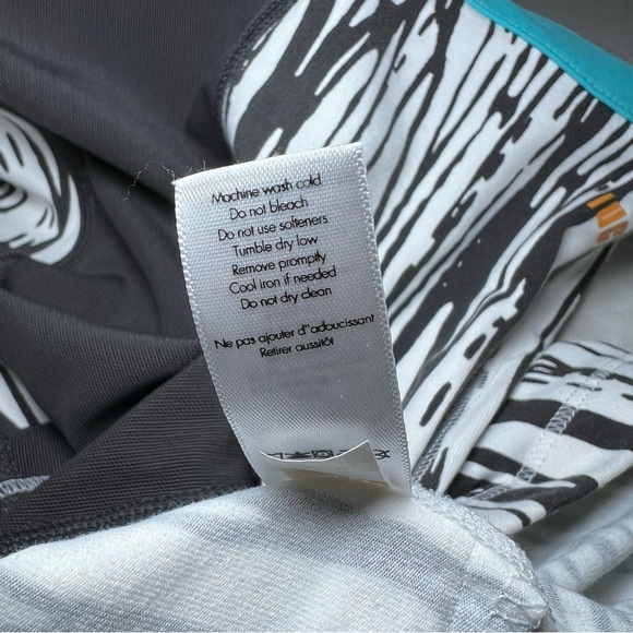 Lucy Powemax Top. Built in Padded Bra, Cross Strap Racer Back - Picture 9 of 10